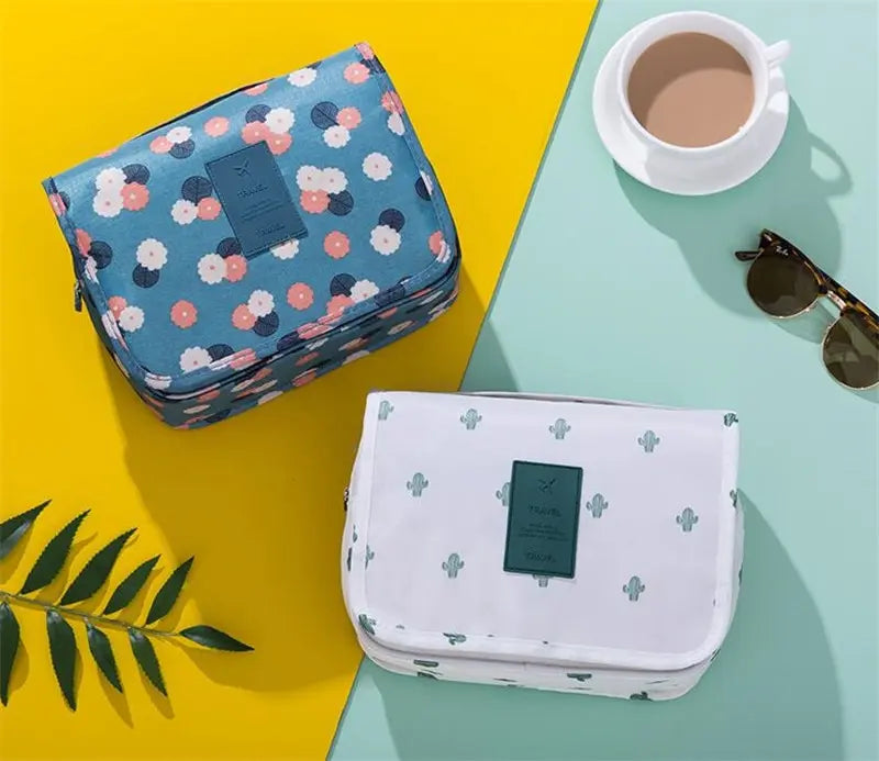Trousse de Maquillage Voyage Femme – Pochette Imperméable avec Crochet pour Toilettes & Cosmétiques